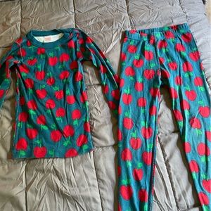 Hanna Andersson Apple fall pajamas size 6-7